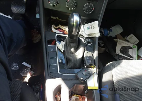 2019 Volkswagen Jetta 1.4T R-Line/1.4T S/1.4T Se из США, поврежденный, VIN 3VWC57BU5KM056634